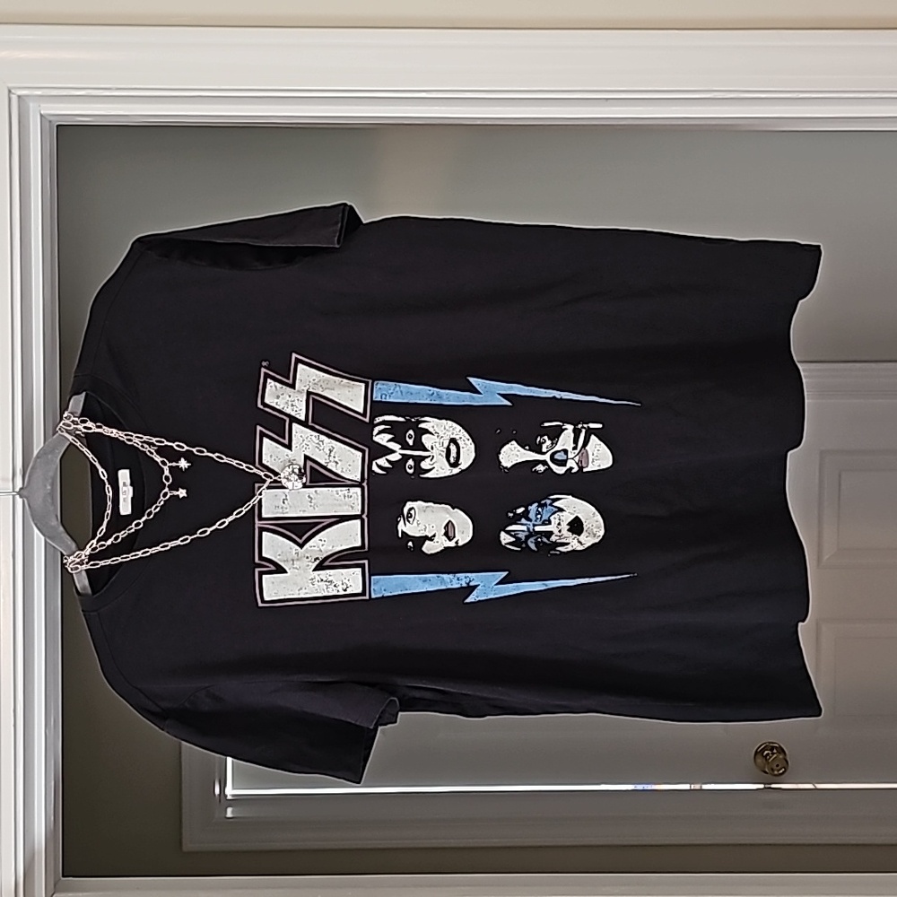Maurices short sleeve black KISS band tee Size 0X